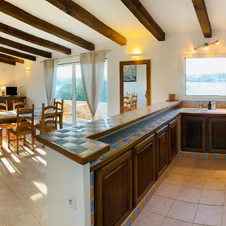 Charmante 2 Les Pieds Dans L'eau *