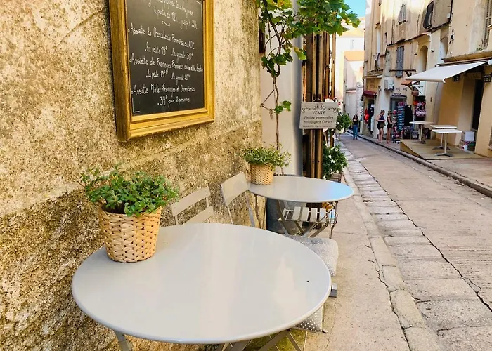 Charmante 2 Les Pieds Dans L'eau * Bonifacio (Corsica)