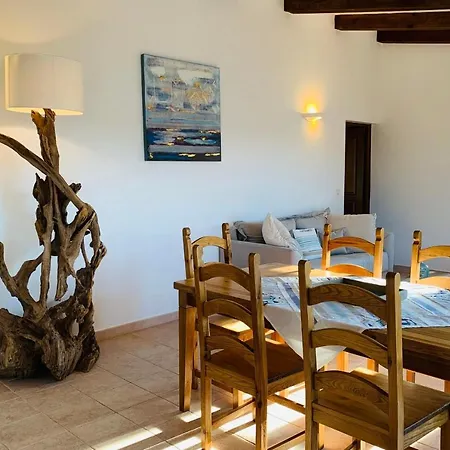 Holiday home Charmante 2 Les Pieds Dans L'eau Bonifacio *