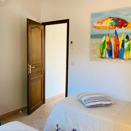 Charmante 2 Les Pieds Dans L'eau *