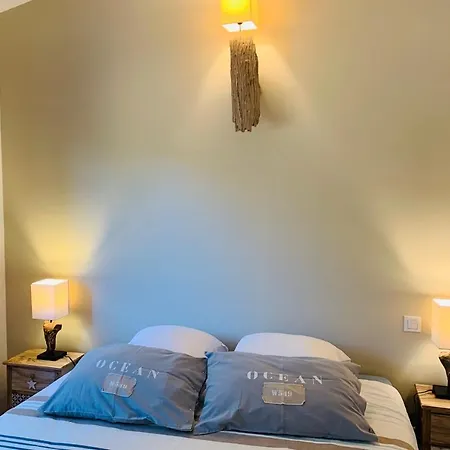 Charmante 2 Les Pieds Dans L'eau بونيفَسْيو