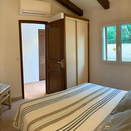 Charmante 2 Les Pieds Dans L'eau * بونيفَسْيو